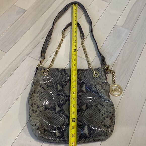 Michael Kors Women's Python Jet Set Chain Medium Shoulder Bag Gray - Picture 3 of 6